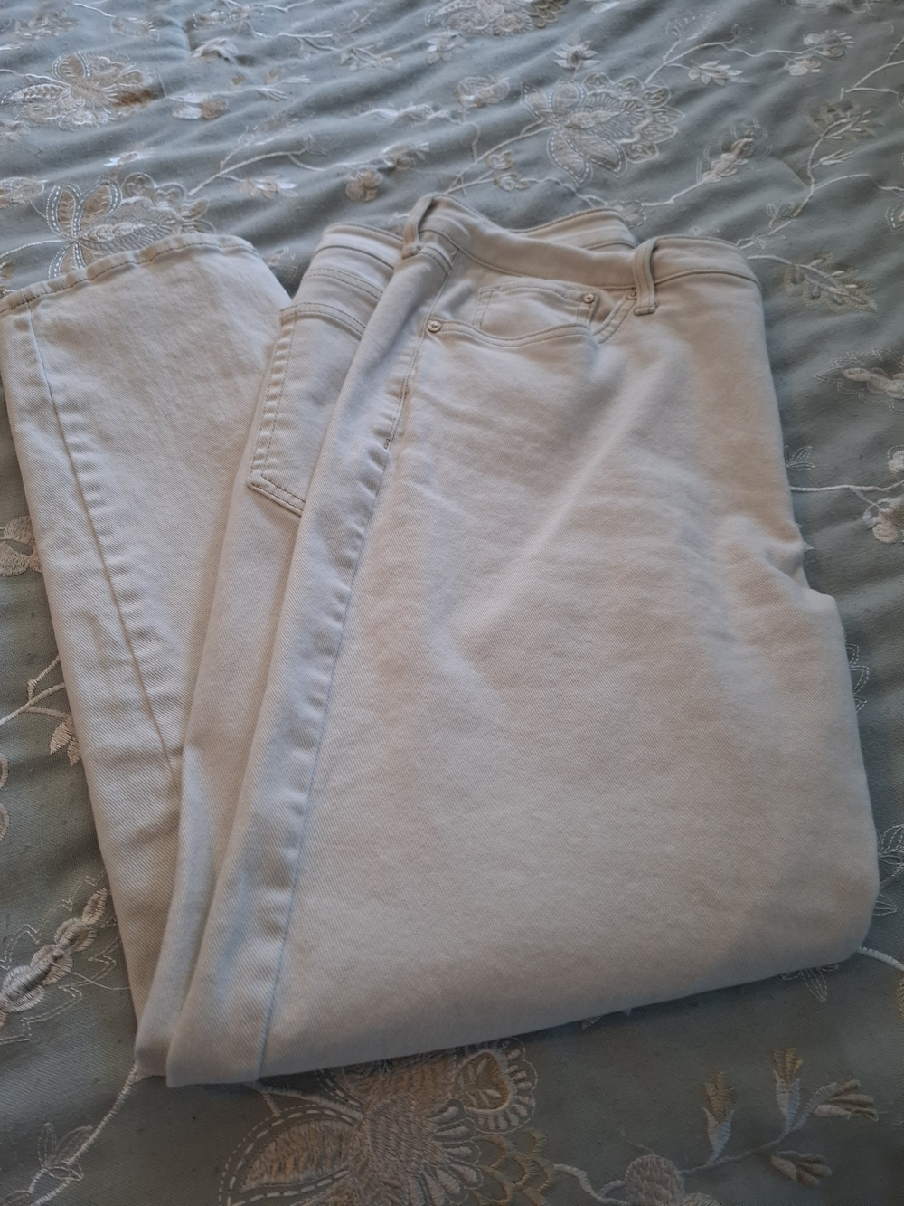 Seven7 Women's High-Rise Off White Jeans